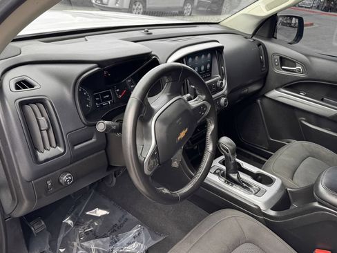 Used 2022 Chevrolet Colorado LT w/ LT Convenience Package RWD image 16