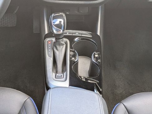 Used 2024 Buick Envista Sport Touring image 22