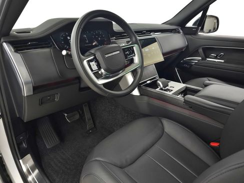 Certified 2025 Land Rover Range Rover Long Wheelbase SE AWD/4WD image 18