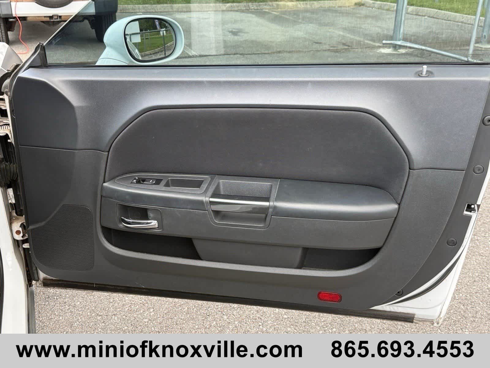 Used 2011 Dodge Challenger RWD image 16