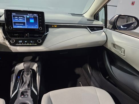 Used 2022 Toyota Corolla LE image 11