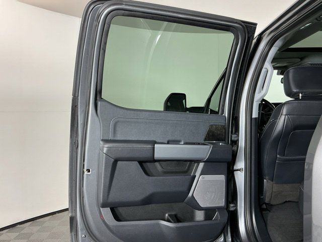 Used 2023 Ford F350 Lariat w/ Lariat Ultimate Package AWD/4WD image 31