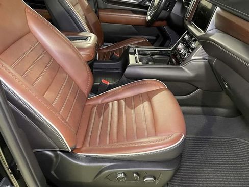Used 2023 GMC Yukon Denali Ultimate AWD/4WD image 24