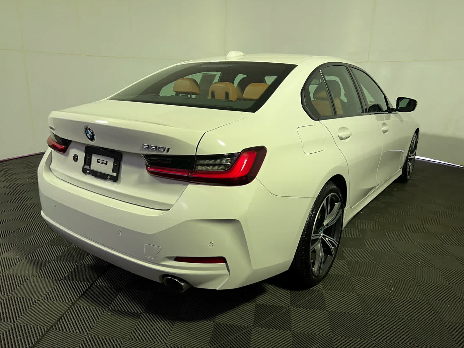 Used 2023 BMW 330i xDrive Sedan w/ Premium Package AWD/4WD image 7