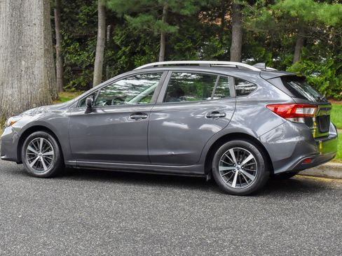 Used 2019 Subaru Impreza 2.0i Premium w/ Eyesight & BSD/Rcta & SRF image 5