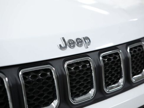 Used 2023 Jeep Compass Latitude AWD/4WD image 17