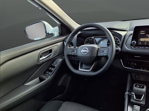 New 2026 Nissan Rogue SV w/ Cold Weather Package AWD/4WD image 8