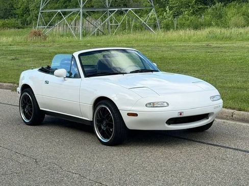 Used 1990 MAZDA MX-5 Miata RWD image 22