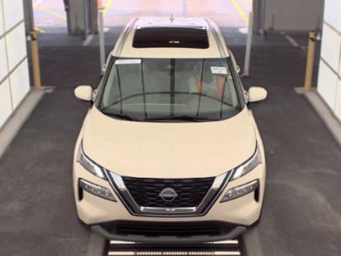 Used 2023 Nissan Rogue SV w/ SV Premium B Package FWD image 2