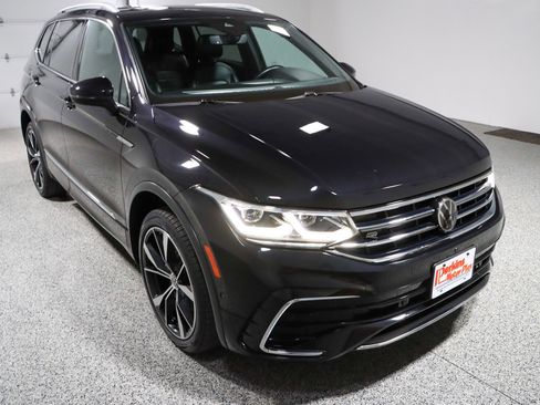 Used 2022 Volkswagen Tiguan SEL R-Line image 5