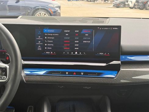 Used 2025 BMW M5 w/ Carbon Package image 12