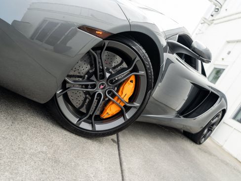 Used 2012 McLaren MP4-12C Coupe RWD image 4
