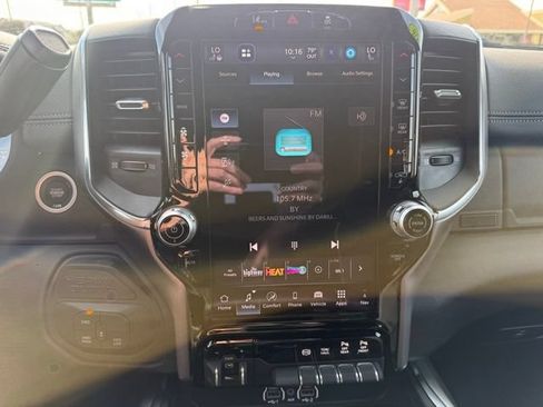 New 2026 RAM 2500 Laramie w/ Sport Appearance Package AWD/4WD image 21