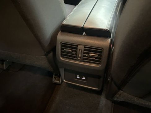 Used 2025 Nissan Rogue SV FWD image 26