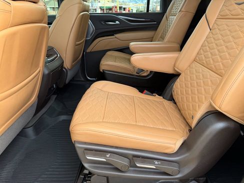 Certified 2023 Cadillac Escalade ESV Sport w/ Touring Package image 12