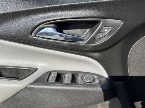 Used 2019 Chevrolet Equinox LT FWD image 20