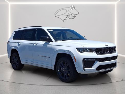 New 2026 Jeep Grand Cherokee L Limited AWD/4WD image 4