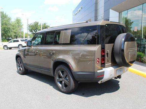 Used 2025 Land Rover Defender 130 S image 10