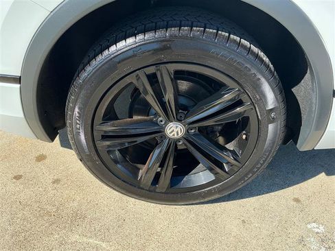 Used 2019 Volkswagen Tiguan SEL Premium R-Line AWD/4WD image 20