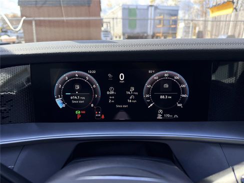 New 2026 Volkswagen Tiguan SE R-Line AWD/4WD image 10