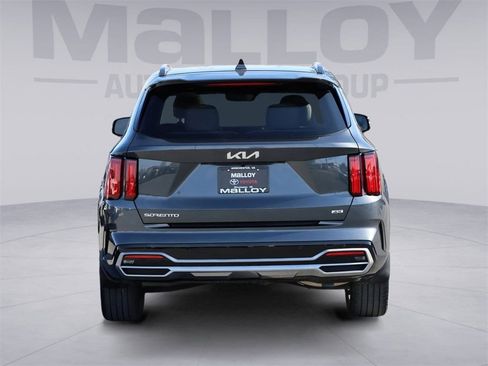 Used 2023 Kia Sorento SX image 3