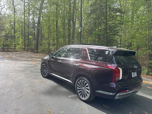 Used 2024 Hyundai Palisade Calligraphy image 4