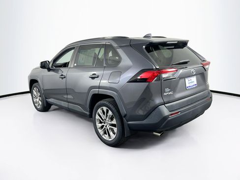 Used 2021 Toyota RAV4 XLE Premium image 7