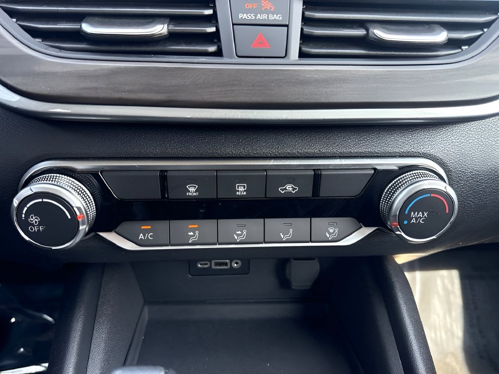 Used 2025 Nissan Altima 2.5 SV FWD image 15