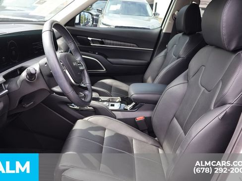 Used 2024 Kia Telluride SX w/ Towing Package FWD image 11