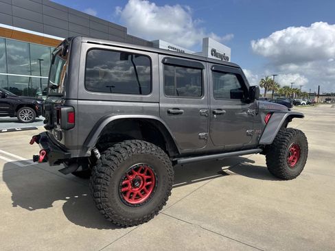 Used 2021 Jeep Wrangler Unlimited Rubicon w/ Cold Weather Group AWD/4WD image 7