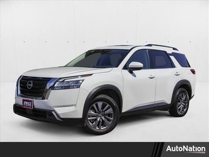 Used 2022 Nissan Pathfinder SV w/ SV Premium Package
