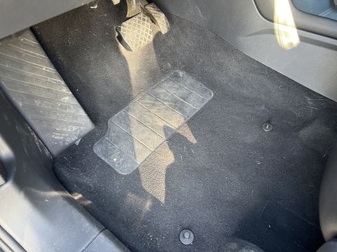 Certified 2025 Volkswagen Atlas SE w/ Panoramic Sunroof Package image 15