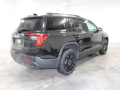 Used 2023 GMC Acadia SLT w/ Elevation Edition image 9