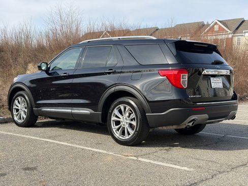 Used 2024 Ford Explorer Limited image 6