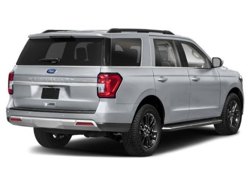 Used 2022 Ford Expedition XLT AWD/4WD image 3