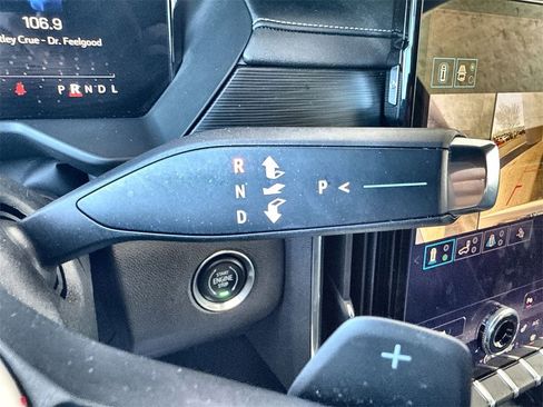 Certified 2025 GMC Acadia Elevation image 15