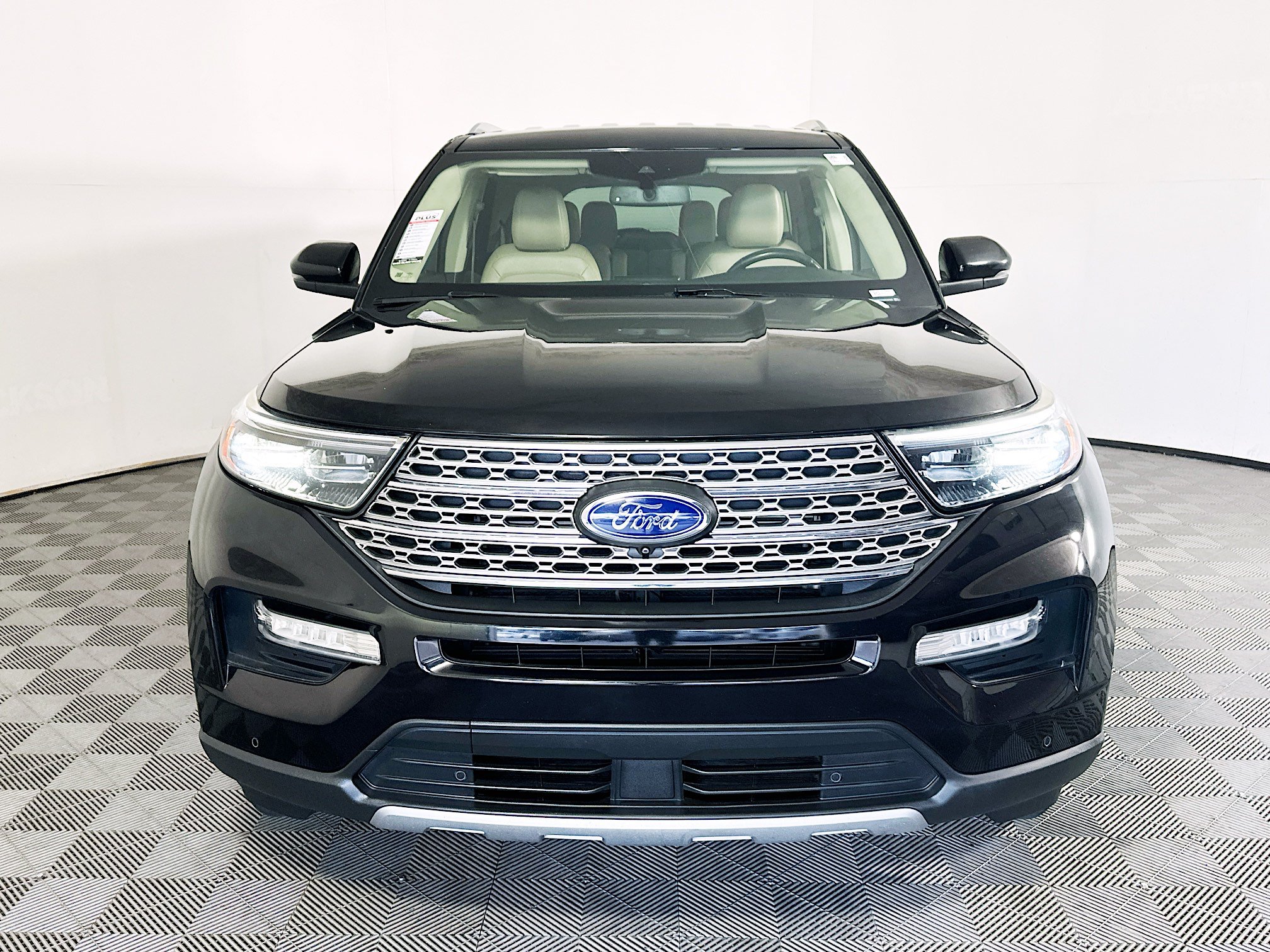 Used 2022 Ford Explorer Limited w/ Equipment Group 301A RWD image 8