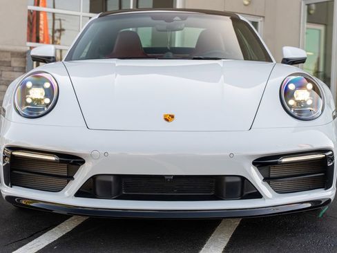 Used 2023 Porsche 911 Carrera S RWD image 4