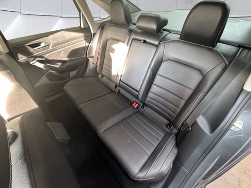 Certified 2022 Volkswagen Jetta SE image 19