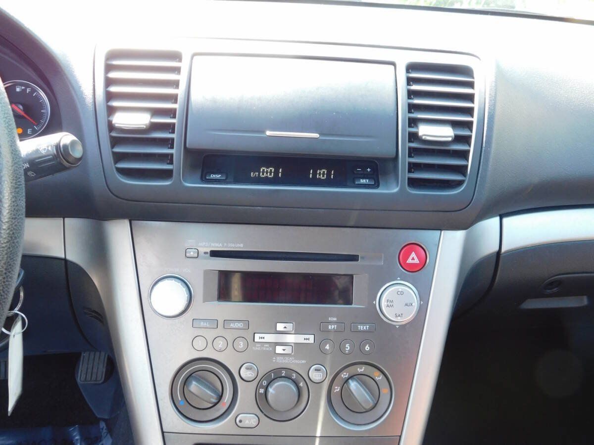 Used 2009 Subaru Outback 2.5i Special Edition AWD/4WD image 10
