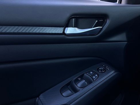 Used 2025 Nissan Altima 2.5 SV image 21