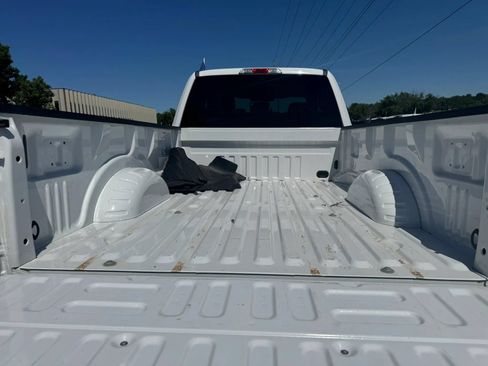 Used 2017 Ford F250 XLT w/ Camper Package AWD/4WD image 5