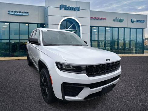New 2026 Jeep Grand Cherokee Altitude AWD/4WD image 1