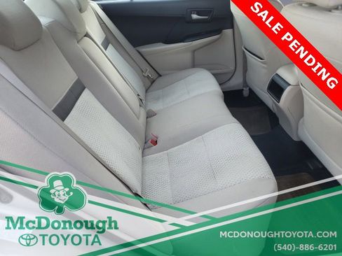 Used 2014 Toyota Camry LE image 16