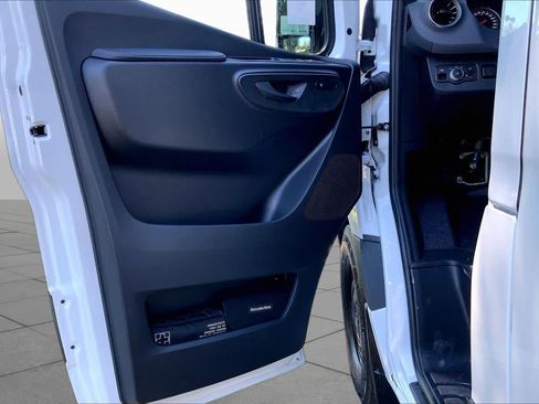New 2026 Mercedes-Benz Sprinter 2500 image 14