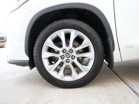 Used 2023 Toyota Highlander Limited AWD/4WD image 24