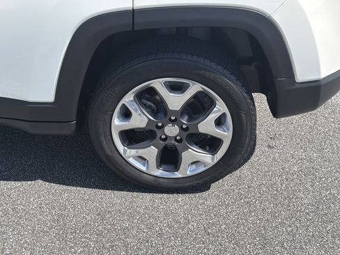 Used 2019 Jeep Compass Limited AWD/4WD image 23