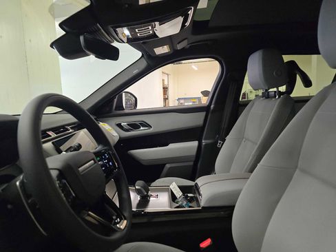 New 2026 Land Rover Range Rover Velar Dynamic SE image 18