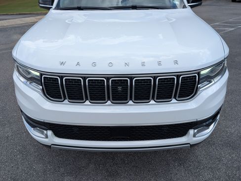 Used 2024 Jeep Wagoneer L Series II w/ Convenience Group I AWD/4WD image 12