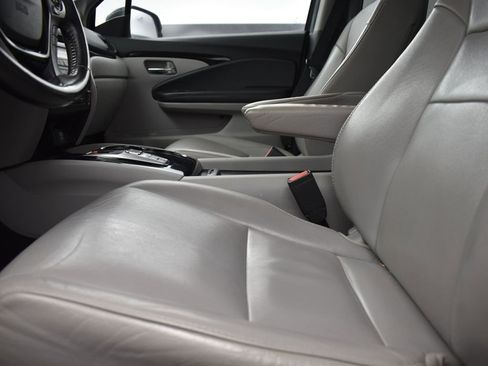 Used 2018 Honda Pilot Touring image 13